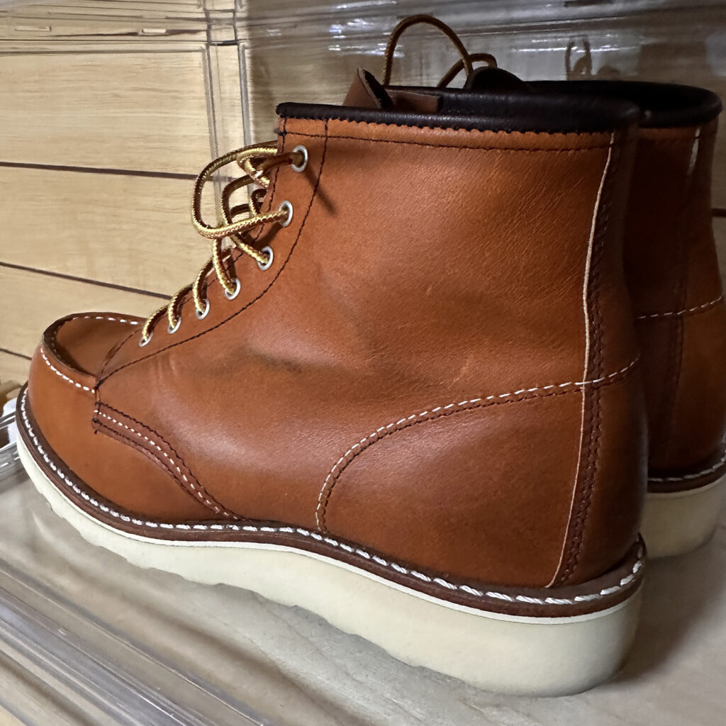 イージーパンツと一緒に履いたレッドウィング3375の全体写真