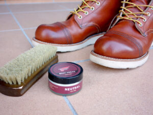 RED WING 8089 オロレンジャーをクリームで磨いた様子