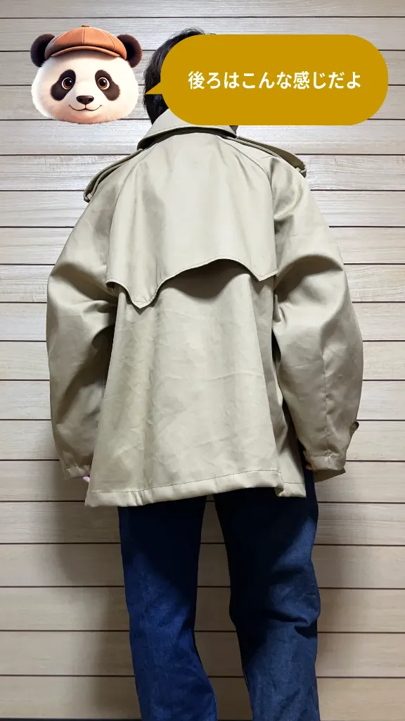 ポロ ラルフローレン バルーントレンチコートのバックスタイル。お尻がすっぽり隠れる丈感とアンブレラヨークのドレープ